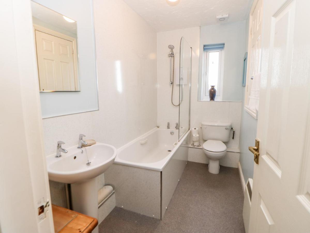 Cleeve Cottage Мидълхам Екстериор снимка